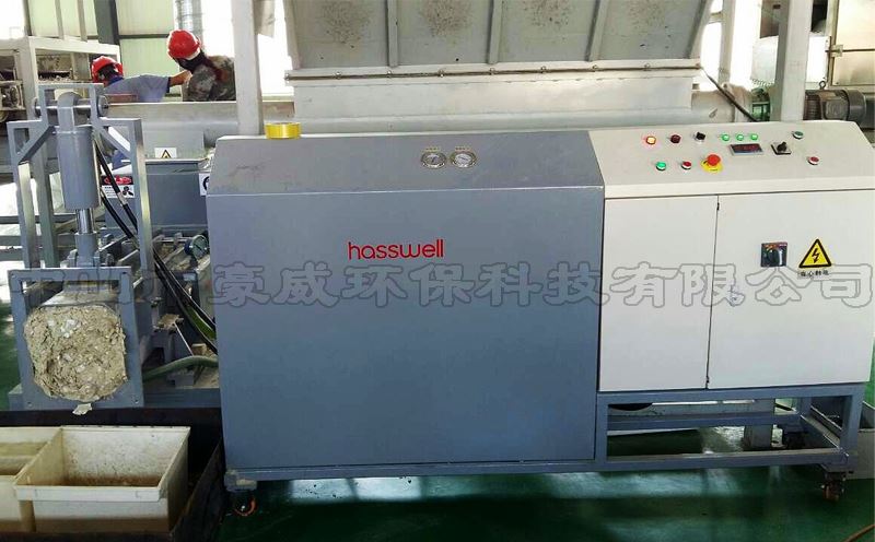 小型聚氨酯泡沫壓實機應用