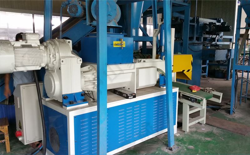 湖南聚氨酯泡沫壓實機應用生產(chǎn)線2 湖南聚氨酯泡沫壓實機應用生產(chǎn)線2